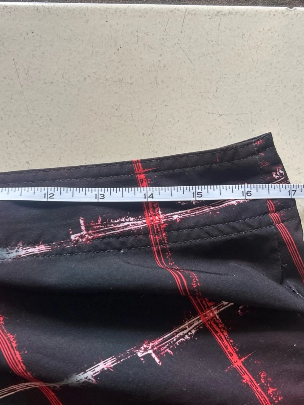 Y2K Oakley Board Shorts Men 32 Red Black Plaid Swim Trunks Drawstring